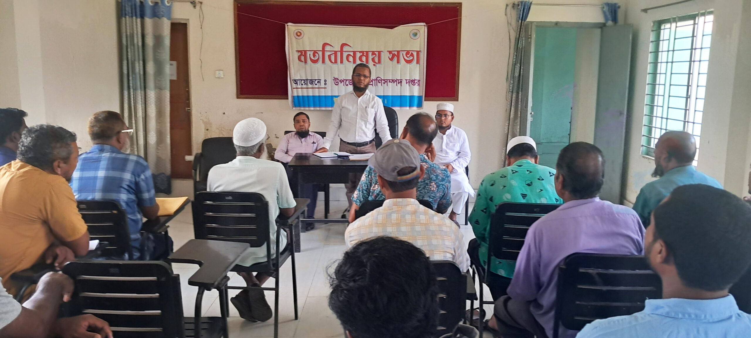 ঈশ্বরগঞ্জে কৃত্রিম প্রজনন ও প্রজনন নীতিমালা বিষয়ে মতবিনিময় সভা অনুষ্ঠিত