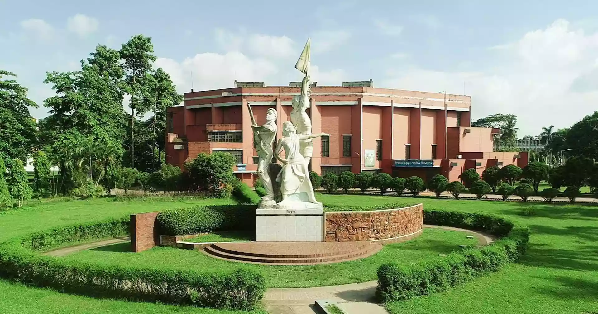 বর্ণাঢ্য আয়োজনে বাকৃবির ৬৫তম প্রতিষ্ঠাবার্ষিকী উদযাপন