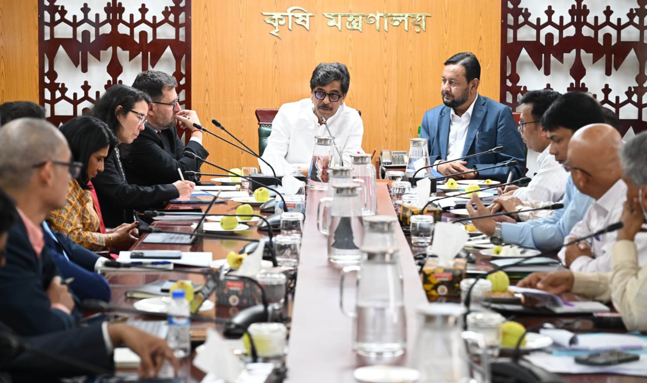 কৃষি মন্ত্রীর সাথে বিশ্বব্যাংকের প্রতিনিধিদলের সাক্ষাৎ