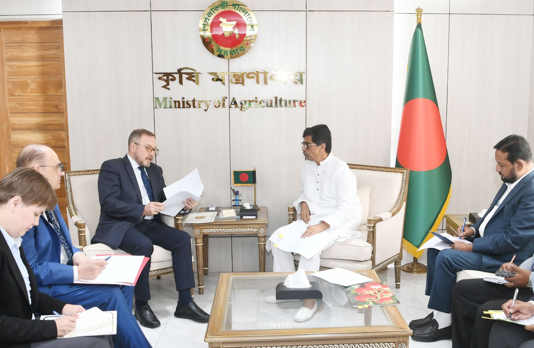 কৃষিমন্ত্রীর সঙ্গে রাশিয়ার রাষ্ট্রদূতের সৌজন্য সাক্ষাৎ অনুষ্ঠিত