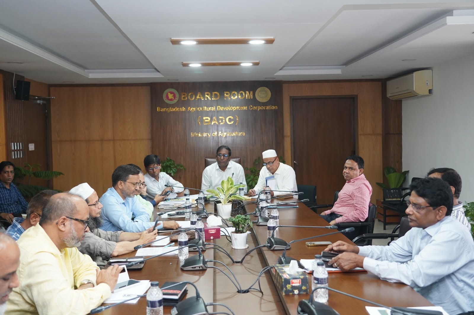 গ্রীষ্মকালীন পেঁয়াজ বীজ উৎপাদনে প্রথমবারের মতো দেশের অভ্যন্তরে বাংলাদেশ কৃষি উন্নয়ন কর্পোরেশন (বিএডিসি) এর বিশেষ পদক্ষেপ গ্রহণ