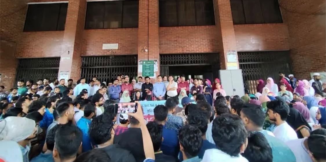 দাবি আদায় না হওয়া পর্যন্ত আন্দোলন চলবে: শেকৃবির এএসভিএম শিক্ষার্থীরা