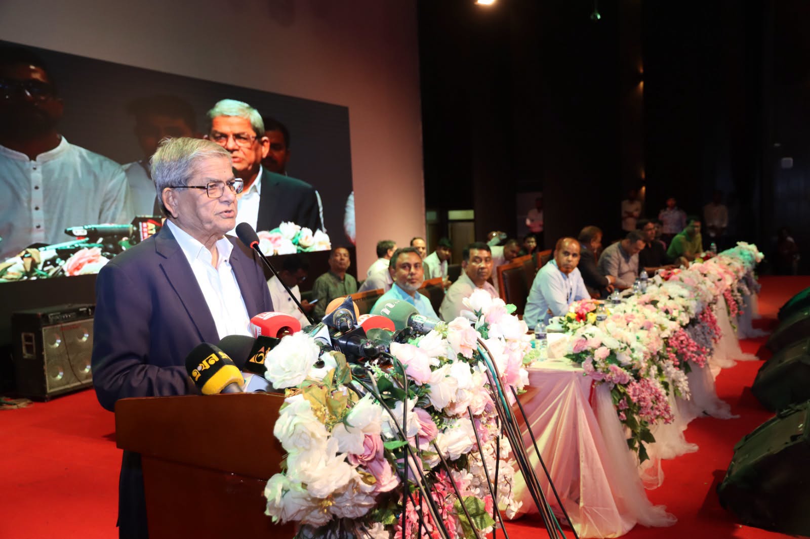 চাকরির পরিবর্তে কৃষি উদ্যোক্তা হোন শেকৃবি’র ওরিয়েন্টেশন এ মির্জা ফখরুল